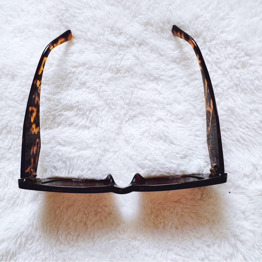 Lily Tortoise Brown Rectangular Sunglasses - Picture 4 of 10